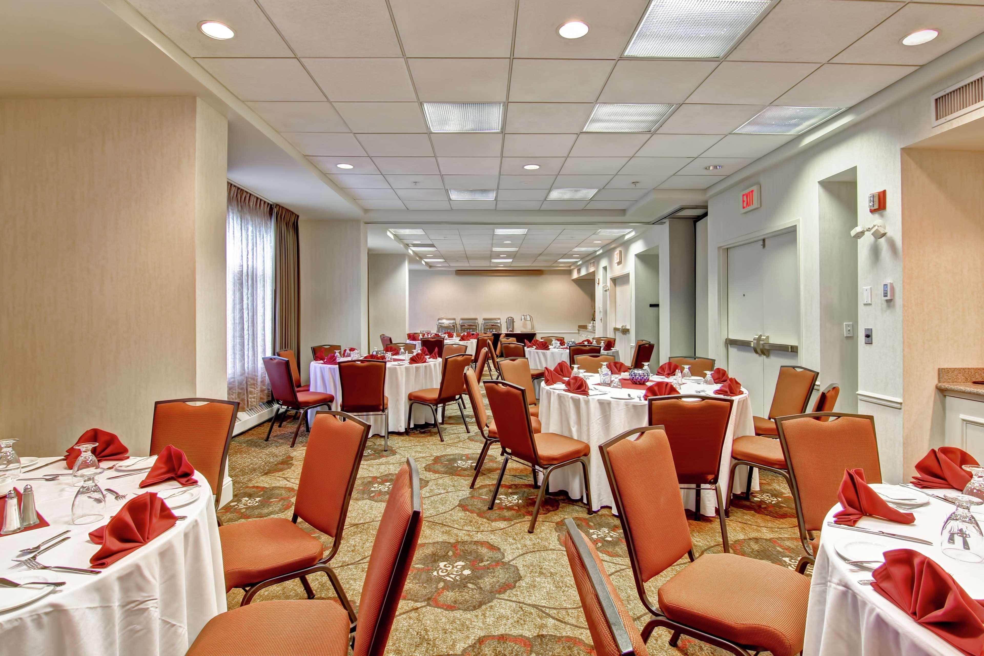 Hilton Garden Inn Calgary Airport Eksteriør bilde
